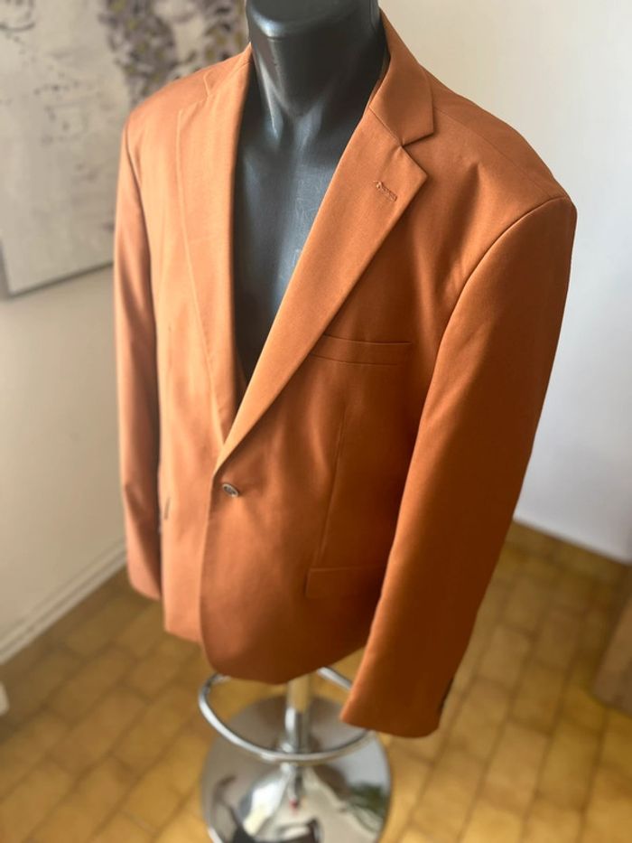 Costume de cérémonie terracotta élégant – Parfait pour mariage ou événement