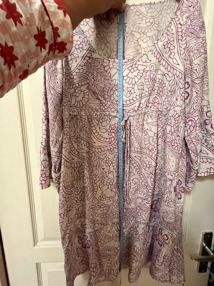 Très jolie Robe en Lin, se resserre sous la poitrine, grise à motif couleur lilas  -Taille - photo numéro 5