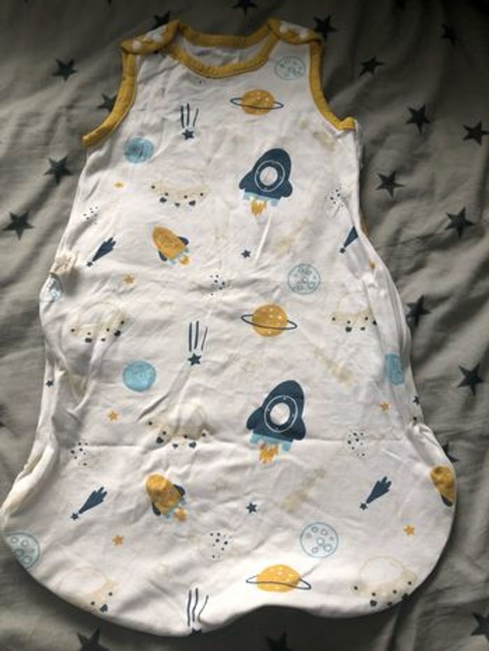 Jolie gigoteuse taille 0/12mois confortable bonne qualité