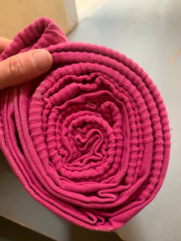 Couvre lit 150*250 cm rose neuf 1 personne - photo numéro 2
