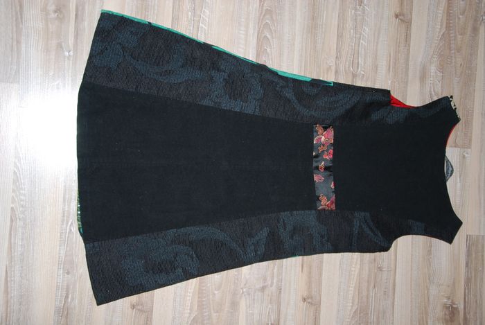 Robe noel femme desigual taille 38 - photo numéro 2