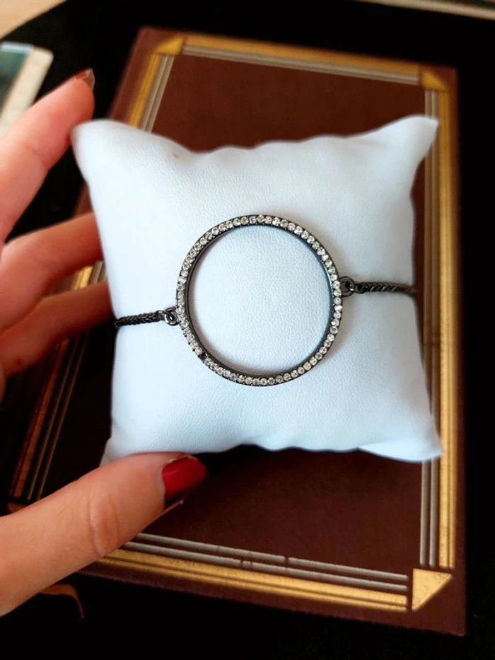 Magnifique bracelet ajustable