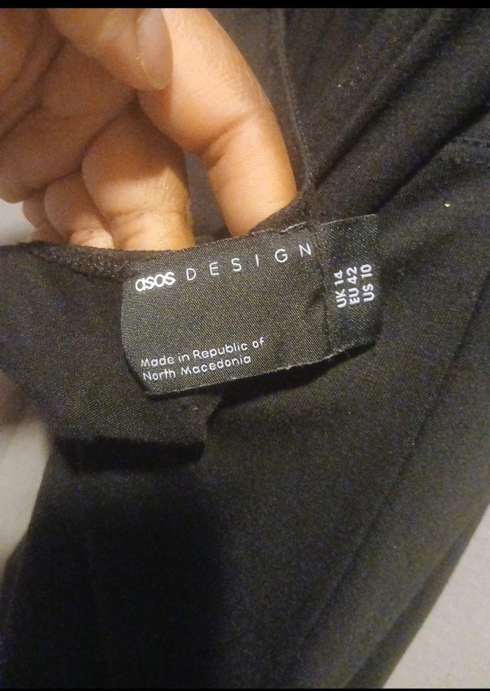 Robe longue noir dos nu effet drapé avec fente sur le côté - photo numéro 3