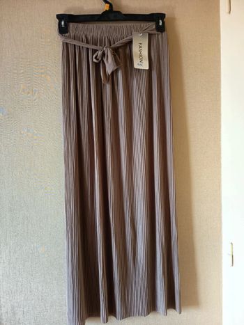 Jupe longue. Marque fashion. (942)