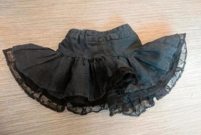 Jupe interdit de me gronder 6 mois - dressing trié par tailles