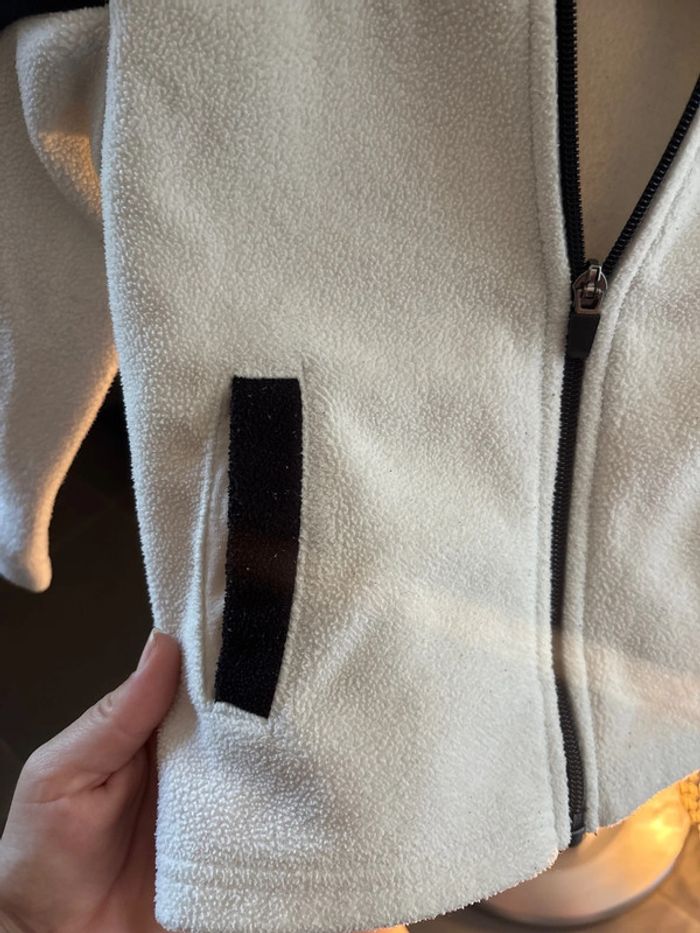 Gilet noir et blanc - photo numéro 2