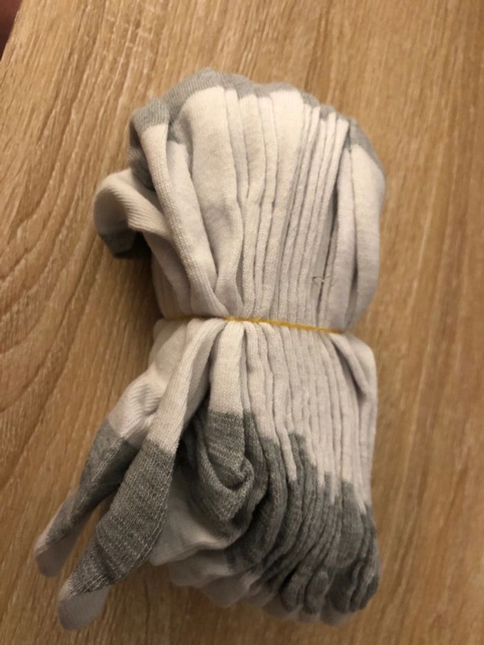 10 paires neuves - photo numéro 2