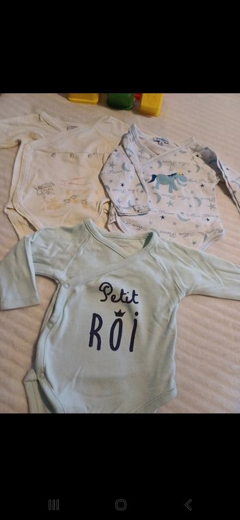 Lot de 3 bodies bébé taille 3 mois