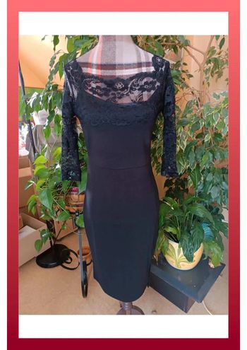 Robe noire et dentelle