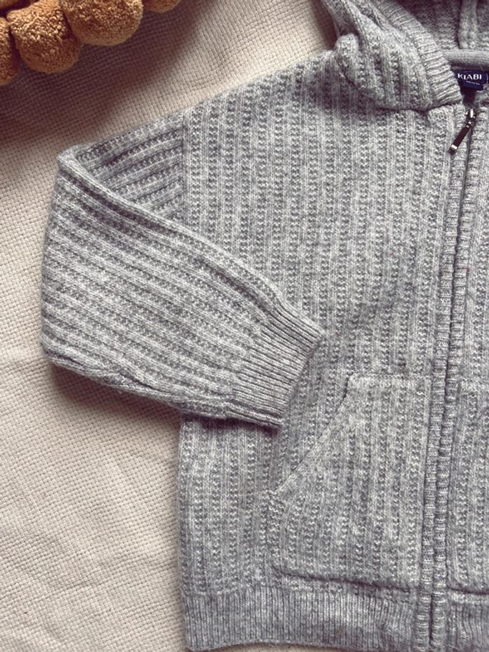 Gilet en maille fermeture zip gris clair Kiabi neuf 5 ans - photo numéro 3