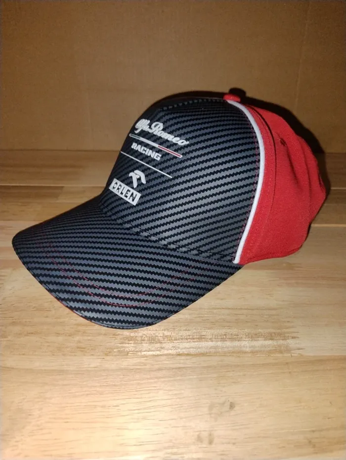 Alfa Romeo casquette pour homme ou femme en taille unique. (Couleurs gris, noir, rouge, et blanc). - photo numéro 3