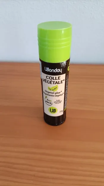 Bâton de colle végétale