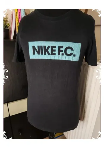 T-shirt nike