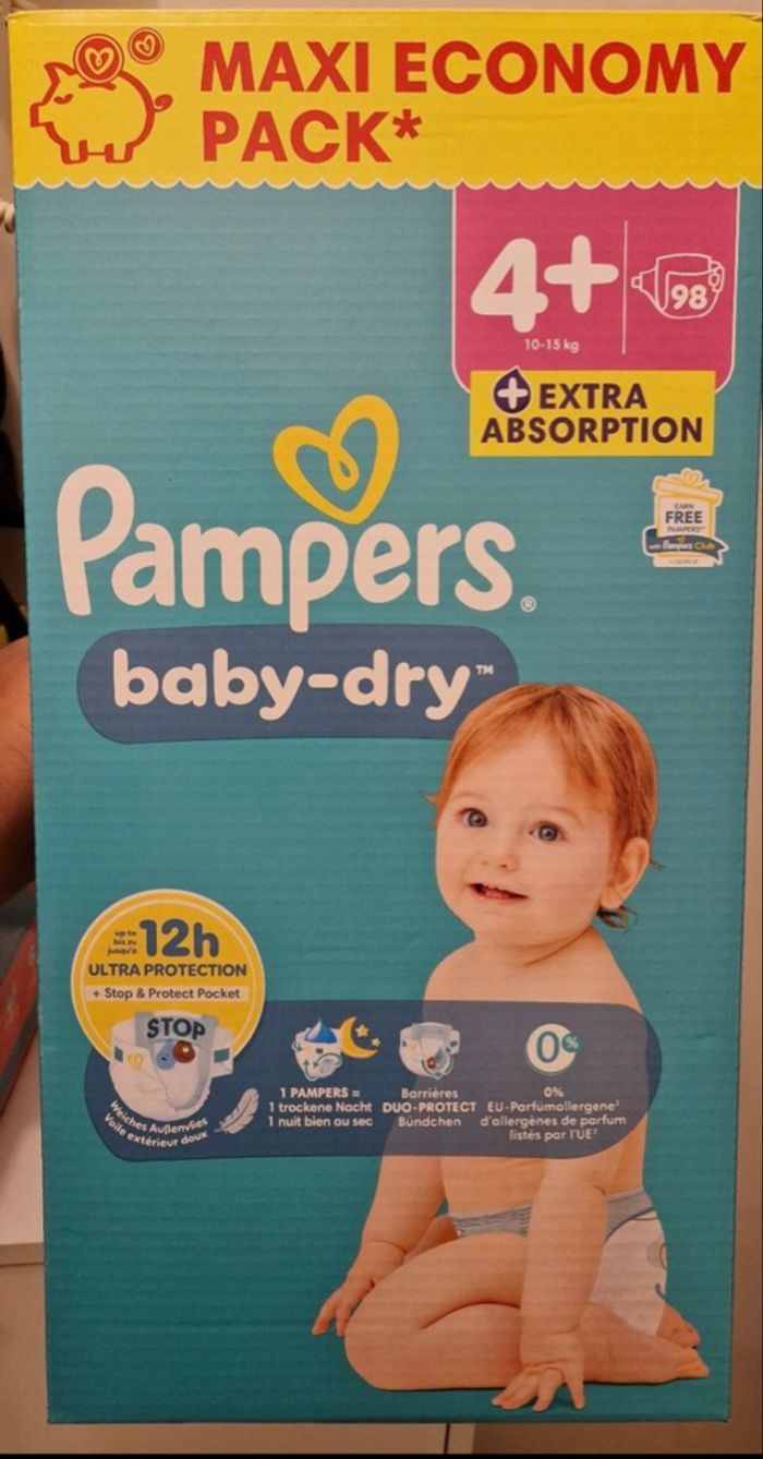Carton de couches Pampers taille 4+