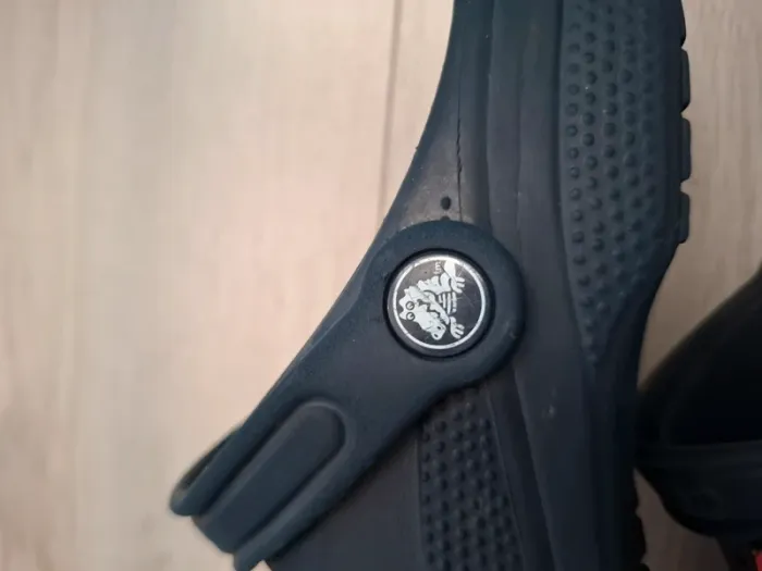 Crocs bleu J3 avec 3 déco de la photo. - photo numéro 11
