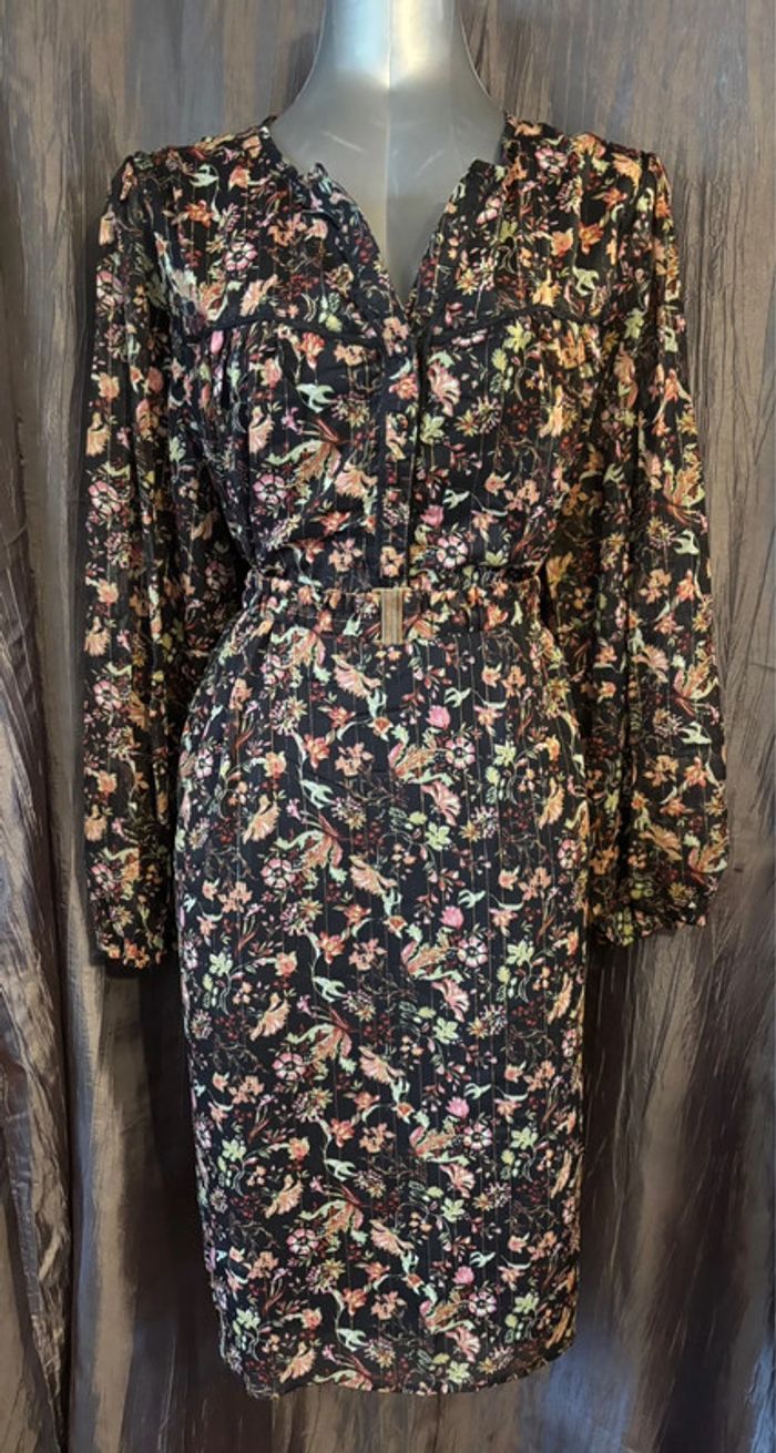 Superbe robe en mousseline doublée noire imprimé floral 54