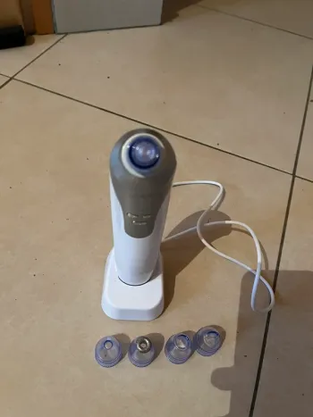 Aspirateur de points noirs avec 5 embouts