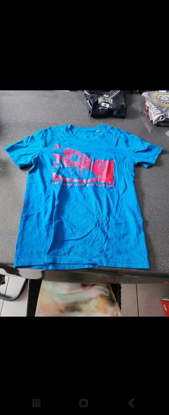 T shirt bleu electrique