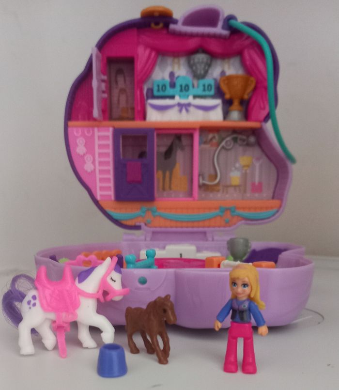 Polly Pocket et baby cry