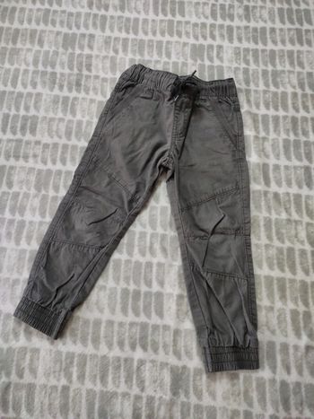 Pantalon gris élastique chevilles on extenso taille 4 ans