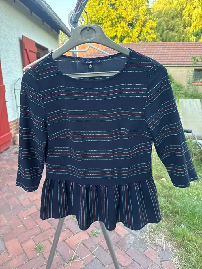 Très joli haut manches 3/4 taille S