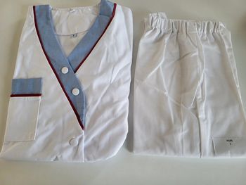 Blouse médicale + pantalon pour infirmière aide soignant en S neuf 🏷