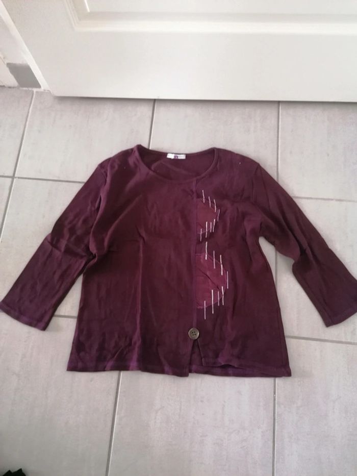 Tee-shirt manches longues jamais porté taille 3 - photo numéro 2