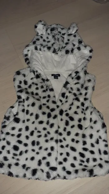 Gilet/veste en fourrure sans manche avec capuche