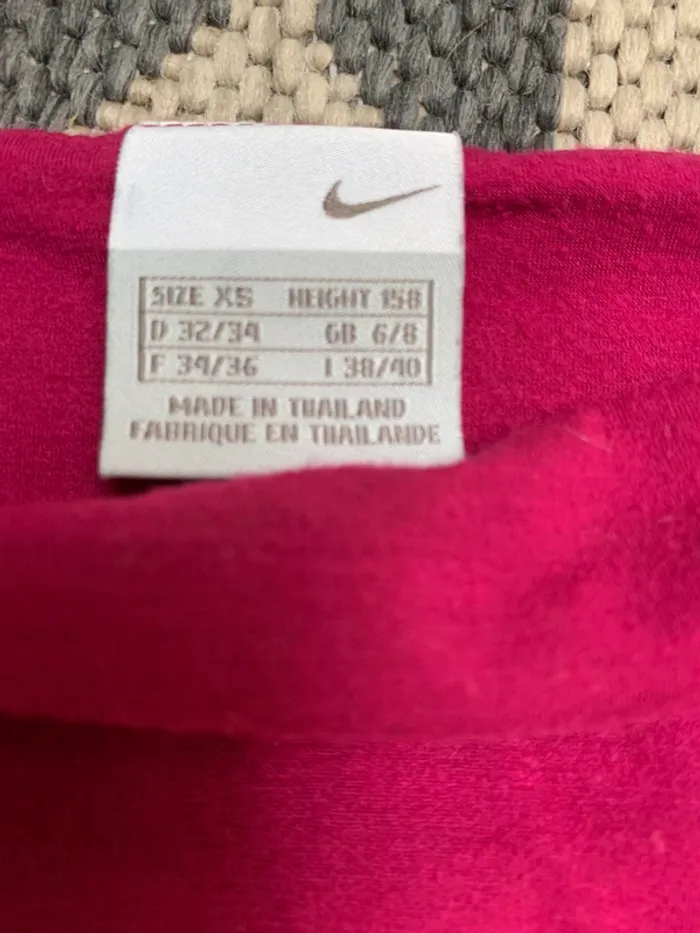 T shirt sport Nike taille 34/36 - photo numéro 2