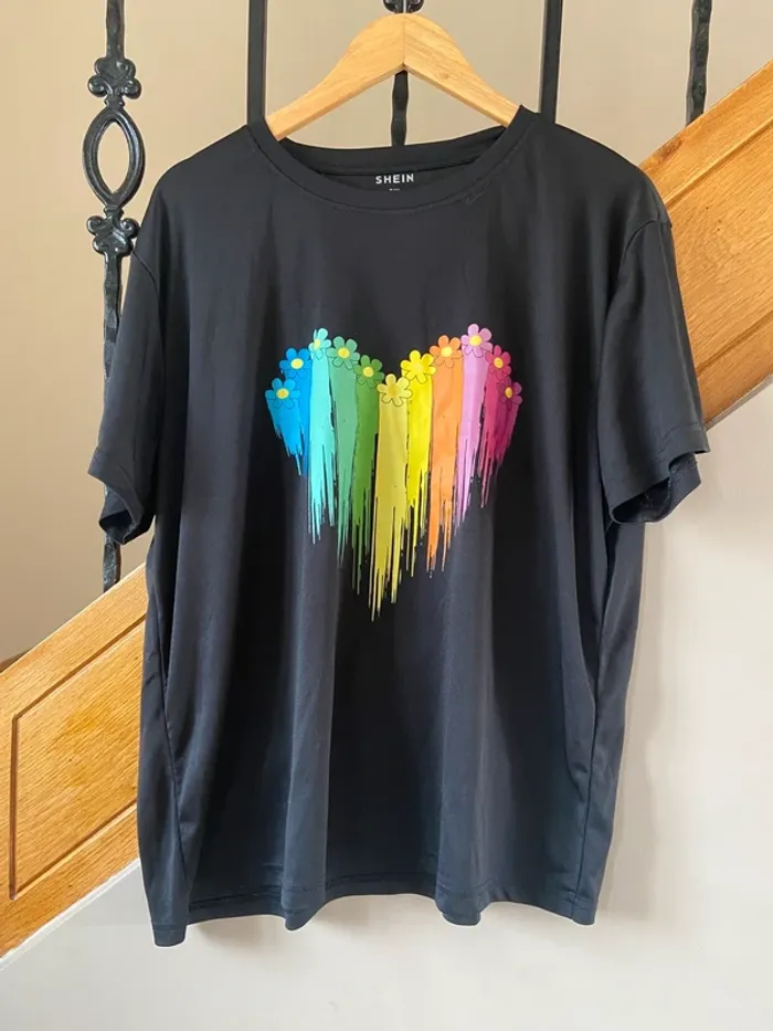 T-shirt noir coeur