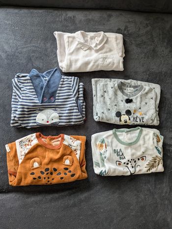 Lot 5 pyjamas