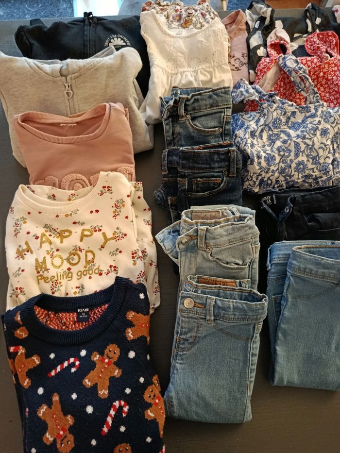 Lot vêtements fille 5 ans - photo numéro 2
