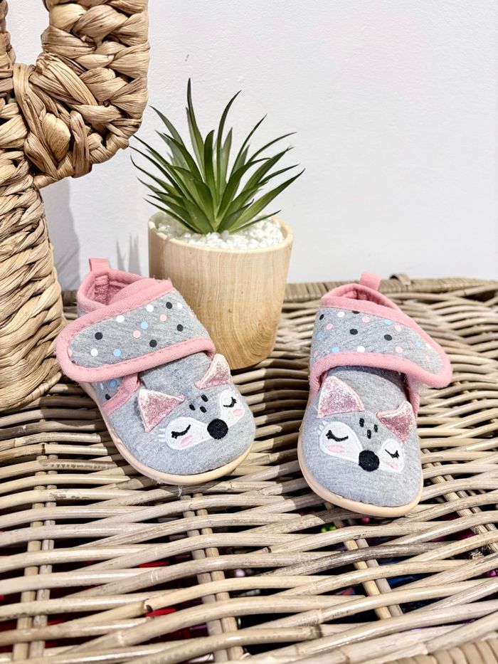 Chaussons bébé fille pointure 22 - photo numéro 3