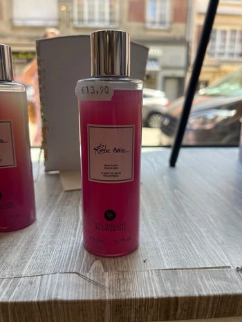 Gel douche robe noire mc