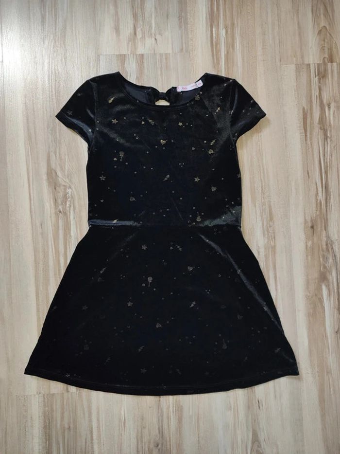 Robe de fêtes 8 ans Gémo imitation velours noire et dorée