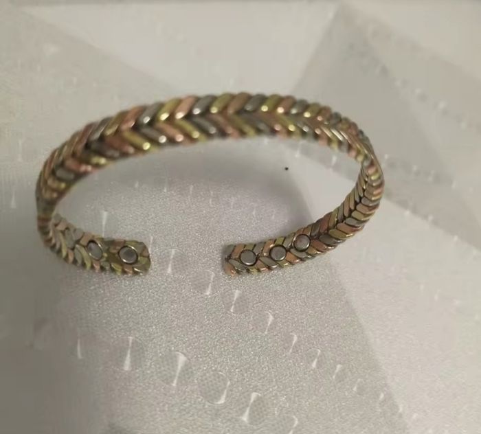 Bracelet en cuivre neuf taille réglable - photo numéro 2