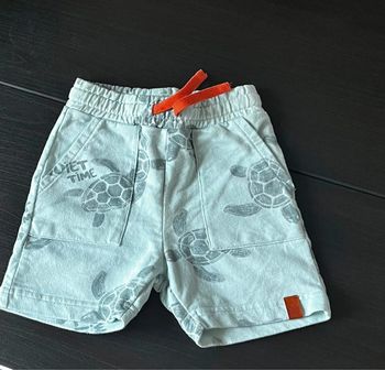Short turquoise
