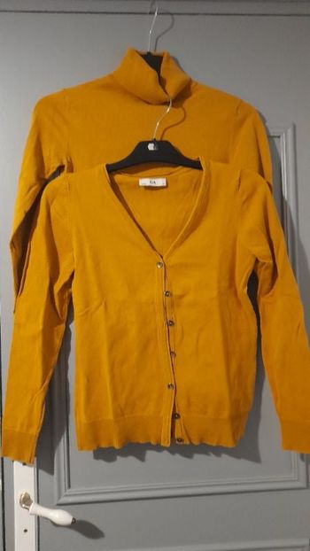 Pull et gilet moutarde  ensemble
