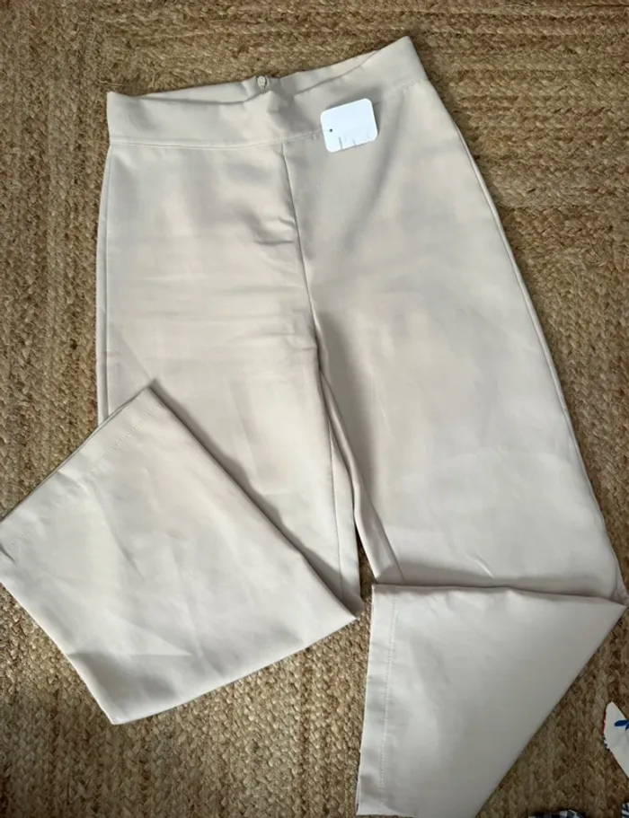 Pantalon large beige clair taille haute S (Marque Meitea)