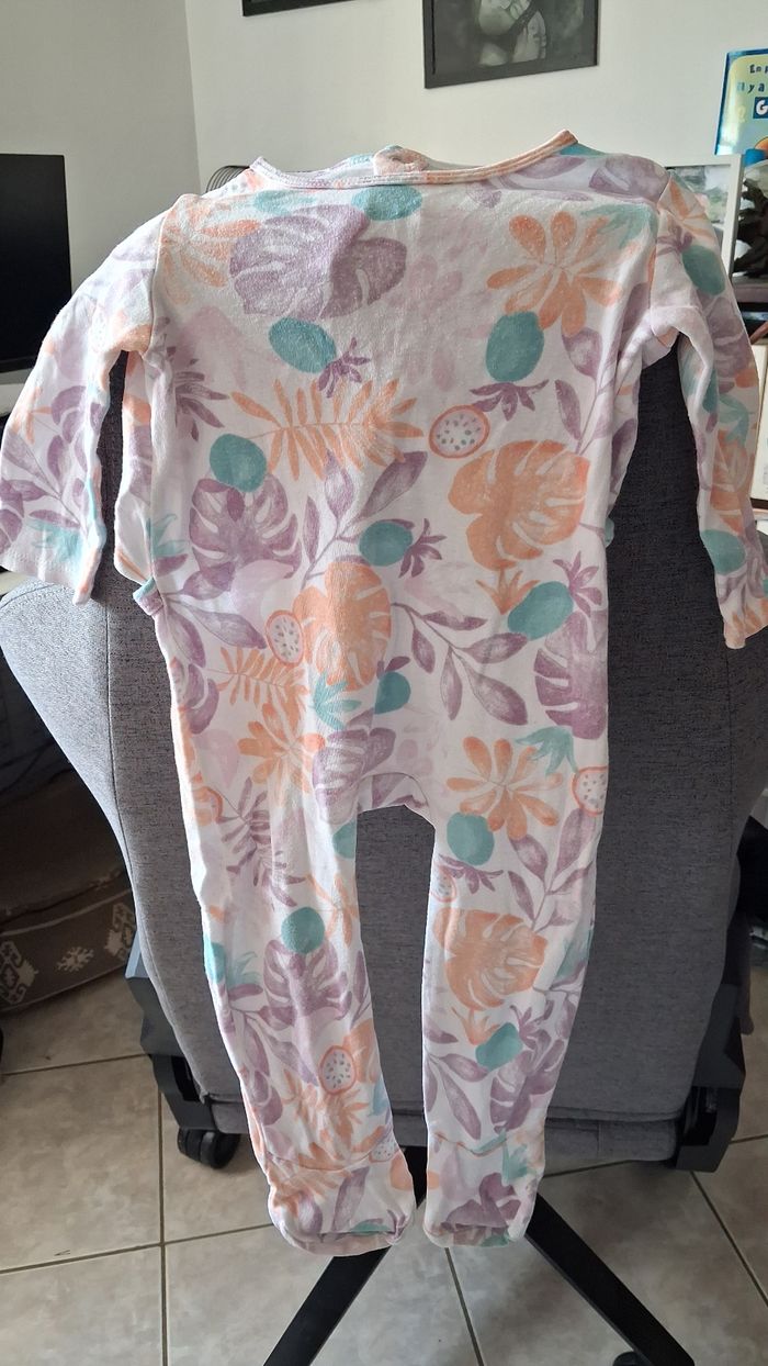 Lot pyjamas 18 mois - photo numéro 2