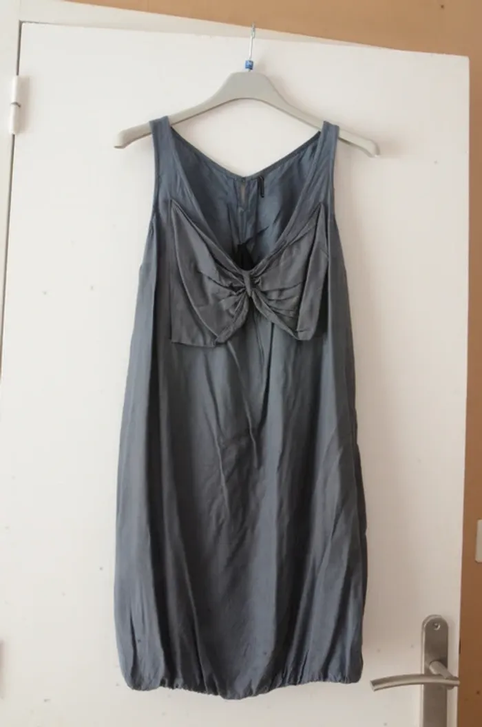 Robe boule NafNaf avec un gros noeud