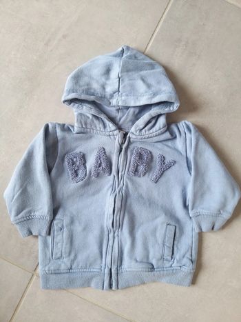 Veste zippée en 12 mois