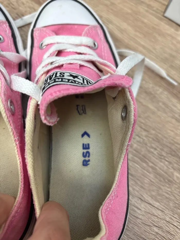 Converses roses fille taille 33 - photo numéro 4