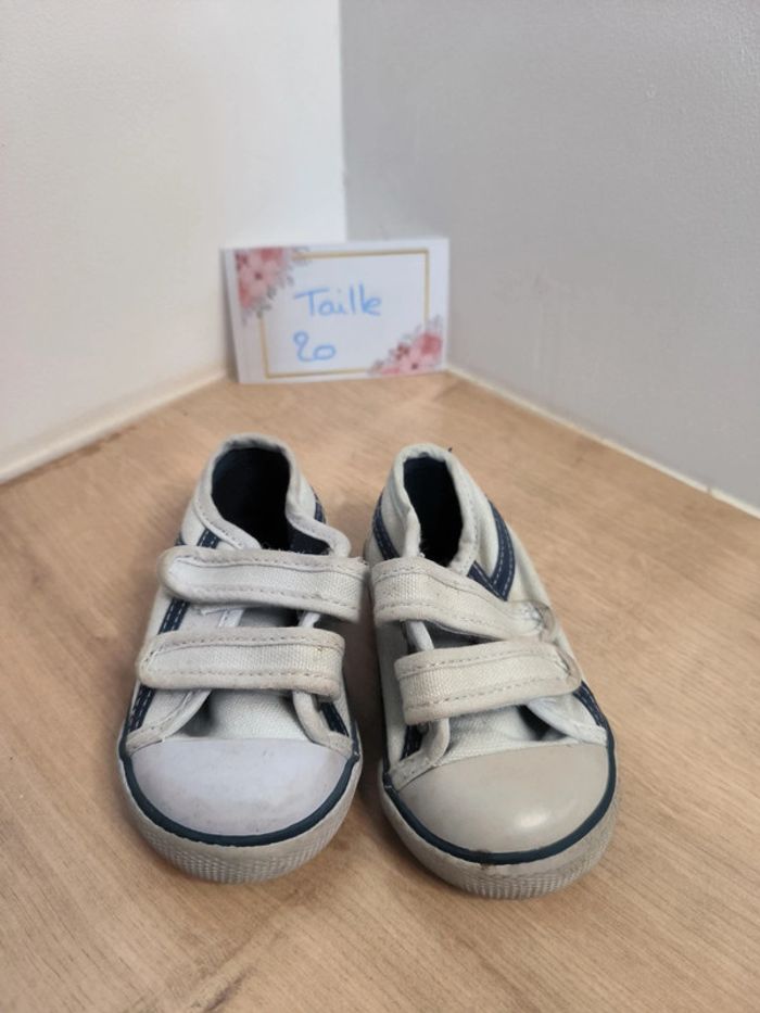 Basket blanc bleu T20