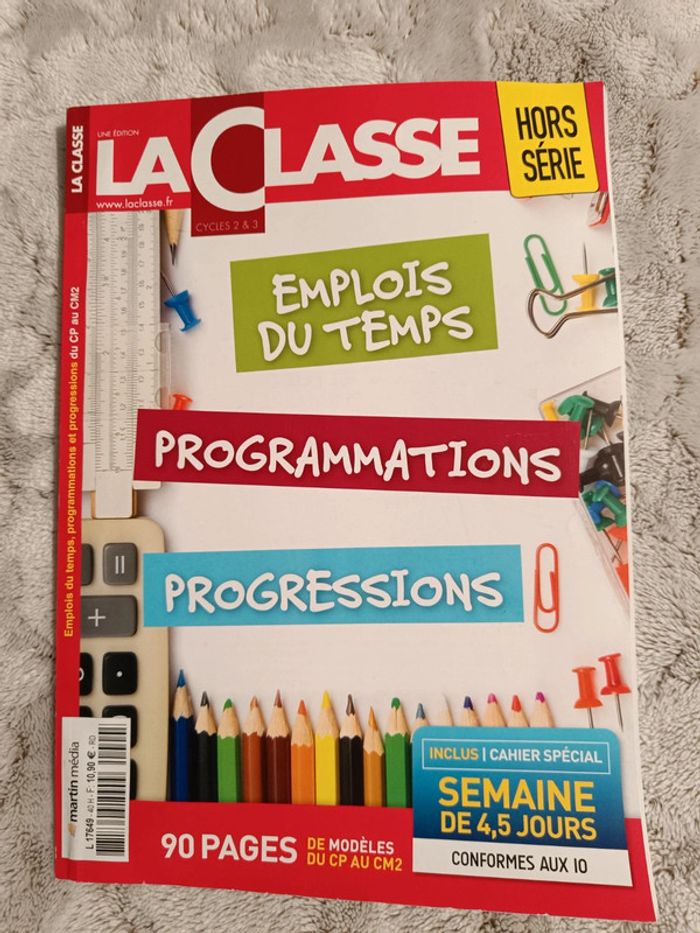 Hors série école professeur enseignant la classe neuf programmations progressions