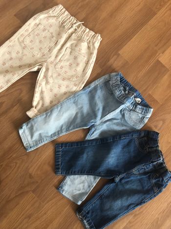 Lot jean fille 12 mois