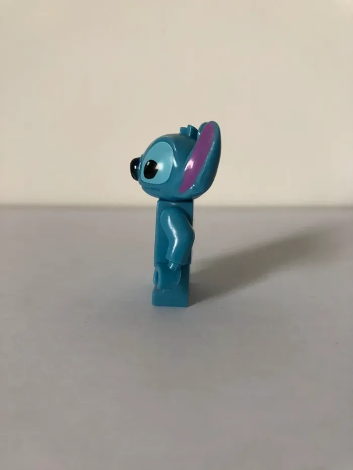 Figurine type lego Stitch. Disney - photo numéro 2