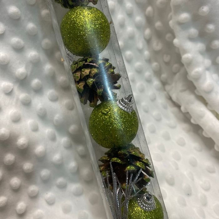 💚✨ Lot de 10 décos vertes & pommes de pin ✨💚