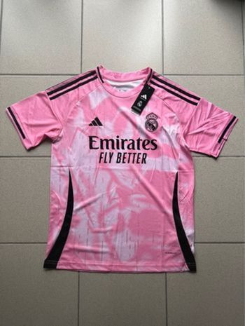 Maillot Adidas Real Madrid rose édition spéciale