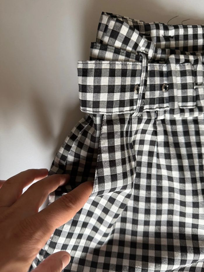 Short vichy en très bon état noir et blanc taille 34 pimkie - photo numéro 4